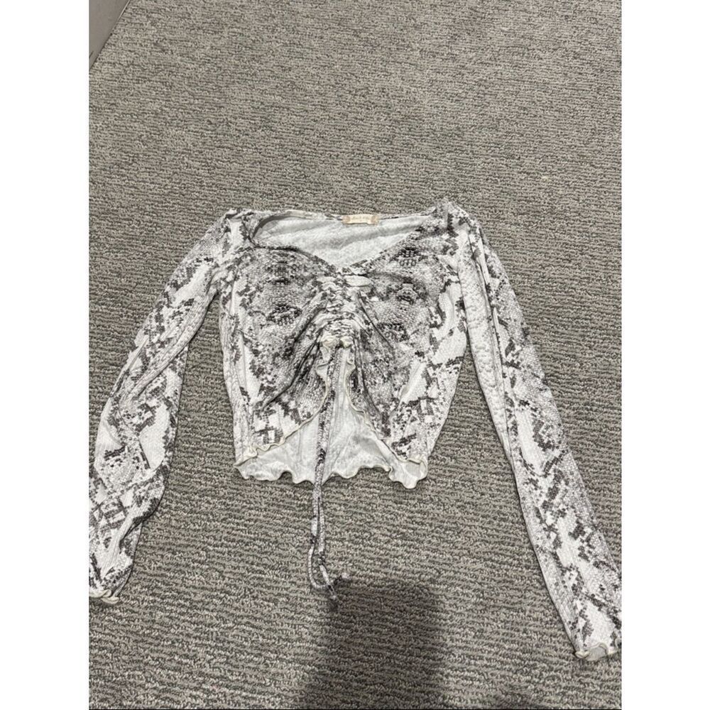 Altar'd State White and Gray Snake-Print Ruched Front Long Sleeve Top